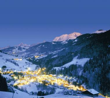flumet-village-de-nuit1.jpeg